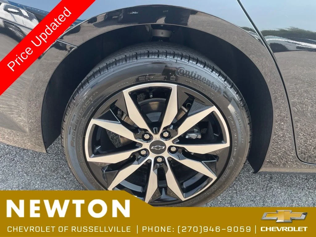 Used 2025 Black Metallic Chevrolet RS image 41