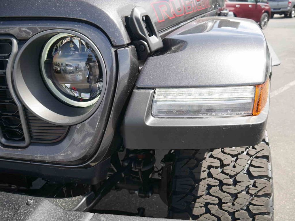 New 2026 Granite Crystal Metallic Clear-Coat Exterior Paint Jeep Rubicon image 25
