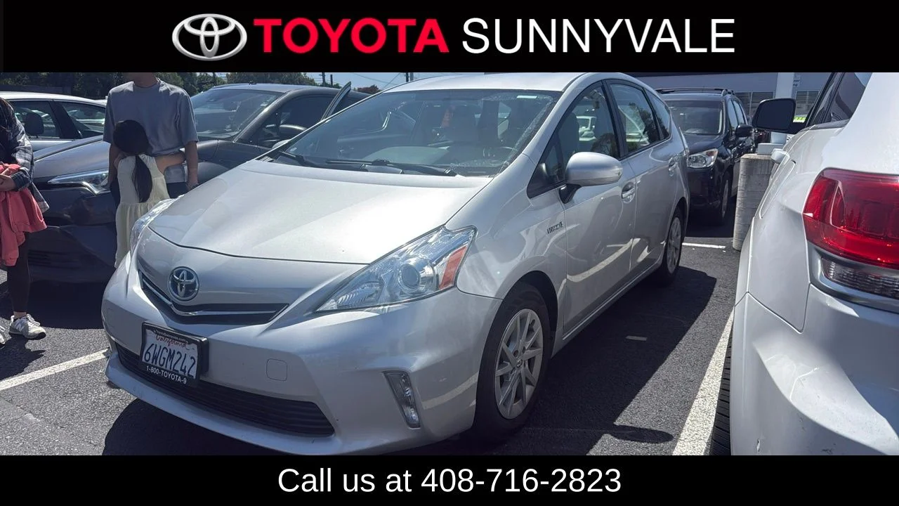 2012 Toyota Prius v Three's photo
