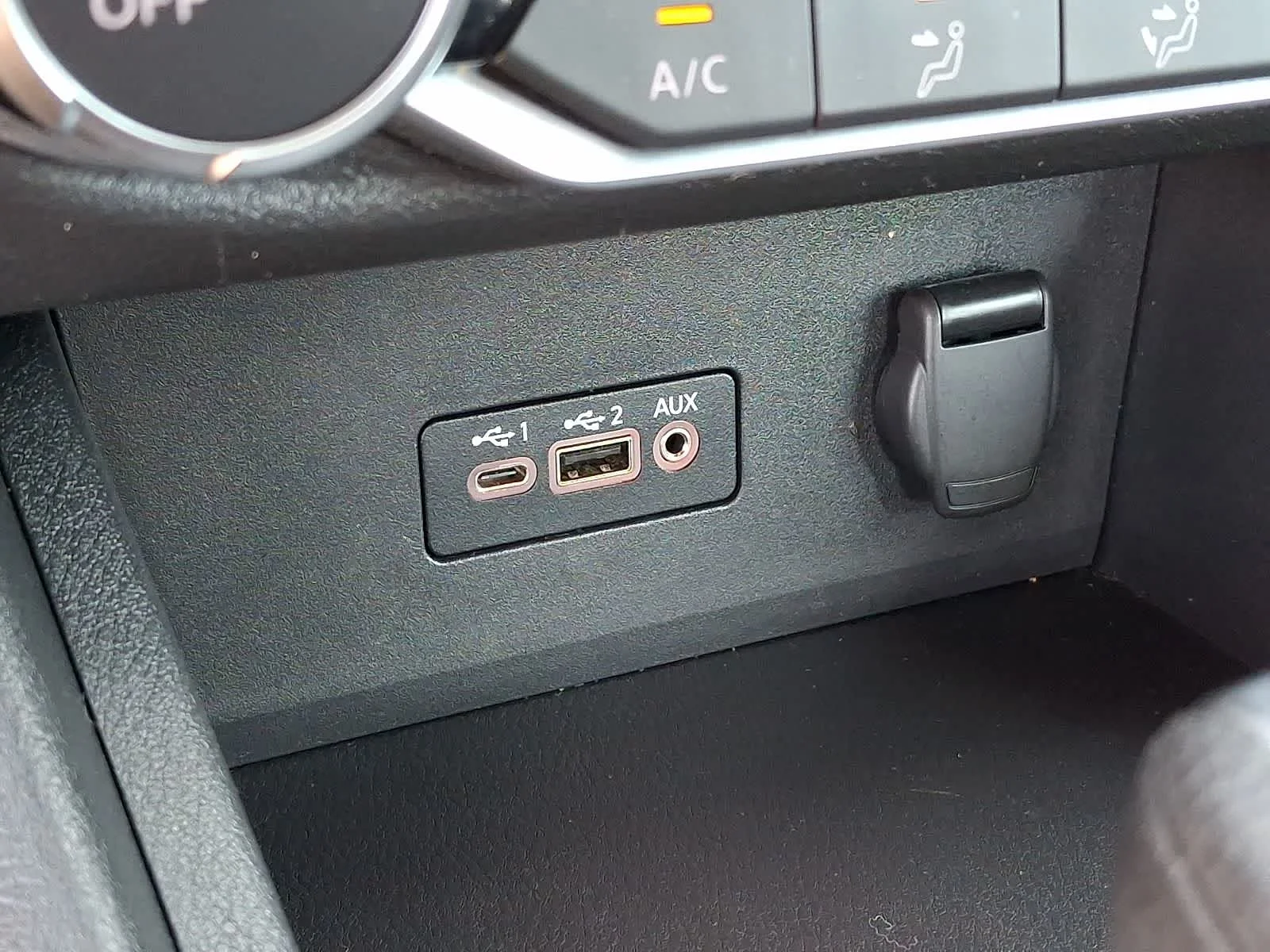 Used 2023 Gun Metallic Nissan SV image 25