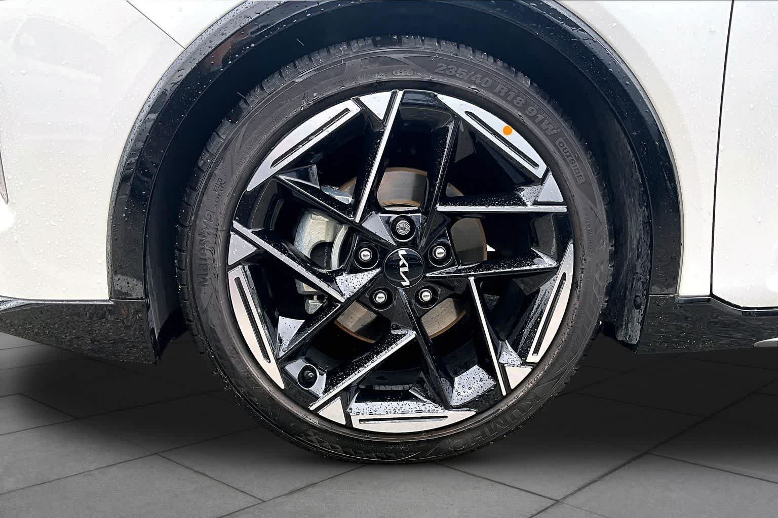 Used 2025 Snow White Pearl Kia GT-Line image 11