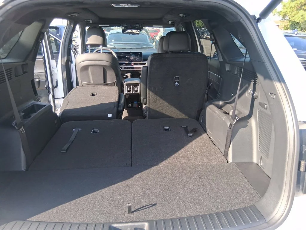 Used 2026 White Kia X-Line SX Prestige image 17
