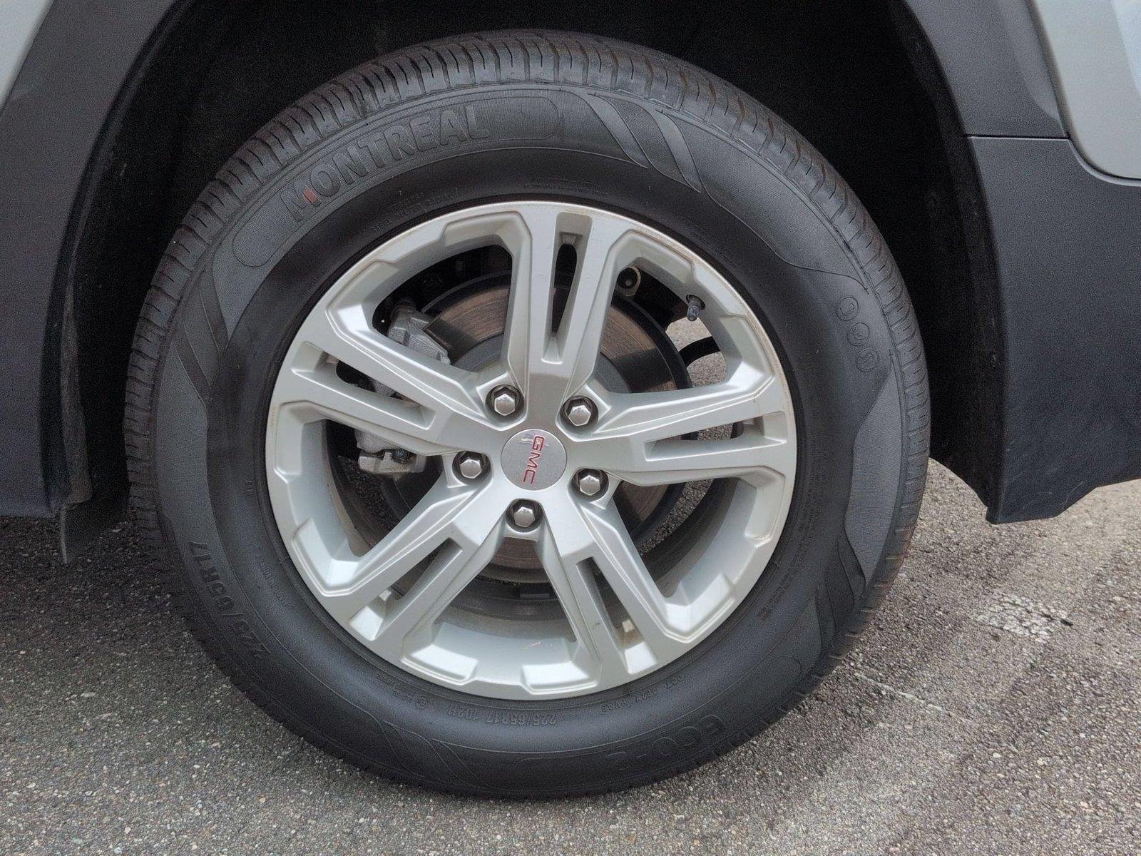 Used 2024 Sterling Metallic GMC SLE image 11