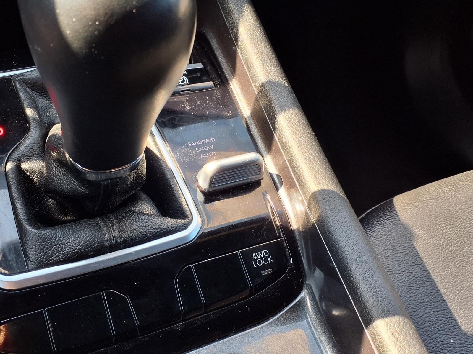 2024 Jeep Compass Latitude Silver at Robbins Nissan