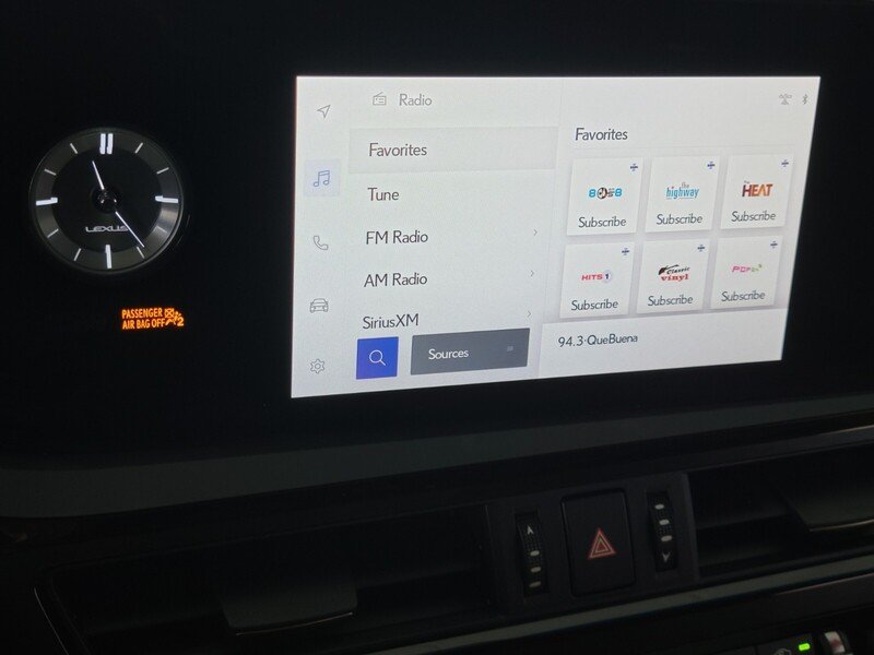 2025 Lexus ES 350 - Photo 24