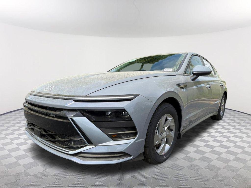 2026 Hyundai Sonata SE's photo