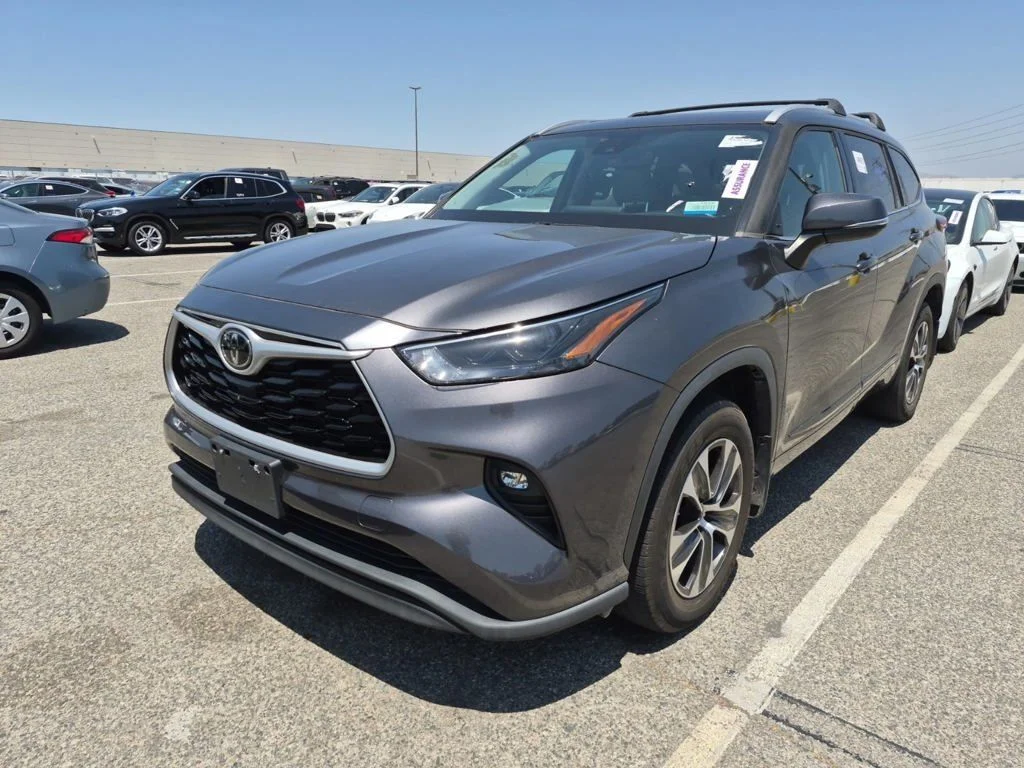 Certified Used 2022 Gray Toyota XLE image 5