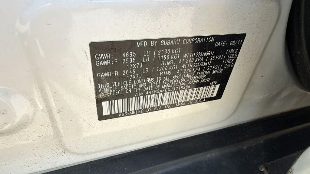 Used 2018 Crystal White Pearl Subaru 2.5i Premium image 30