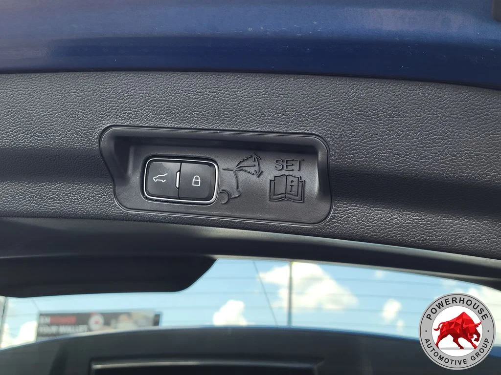 Used 2020 Blue Ford XLT image 15