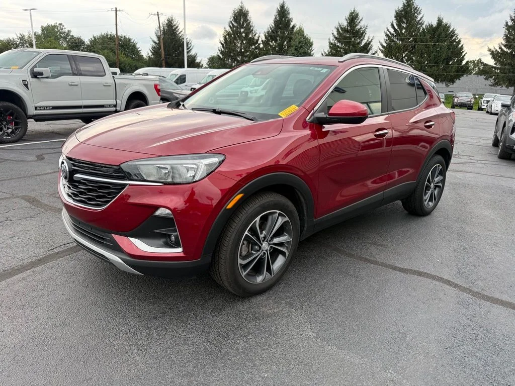 Used 2020 Red Buick Select image 9