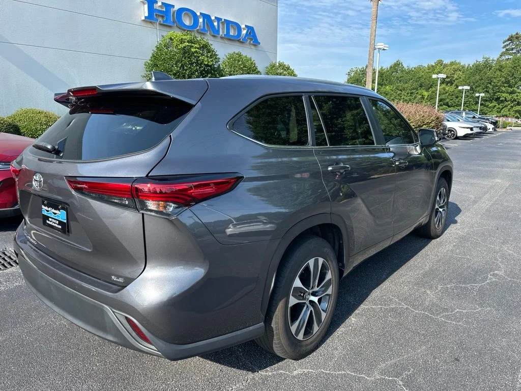 Used 2023 Magnetic Gray Metallic Toyota XLE image 3