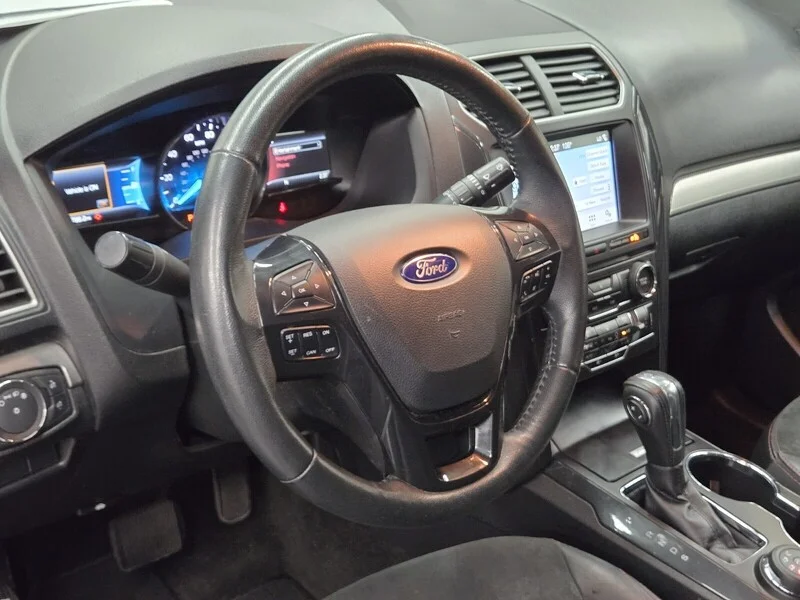 Used 2018 WHITE PLATINUM Ford XLT image 16