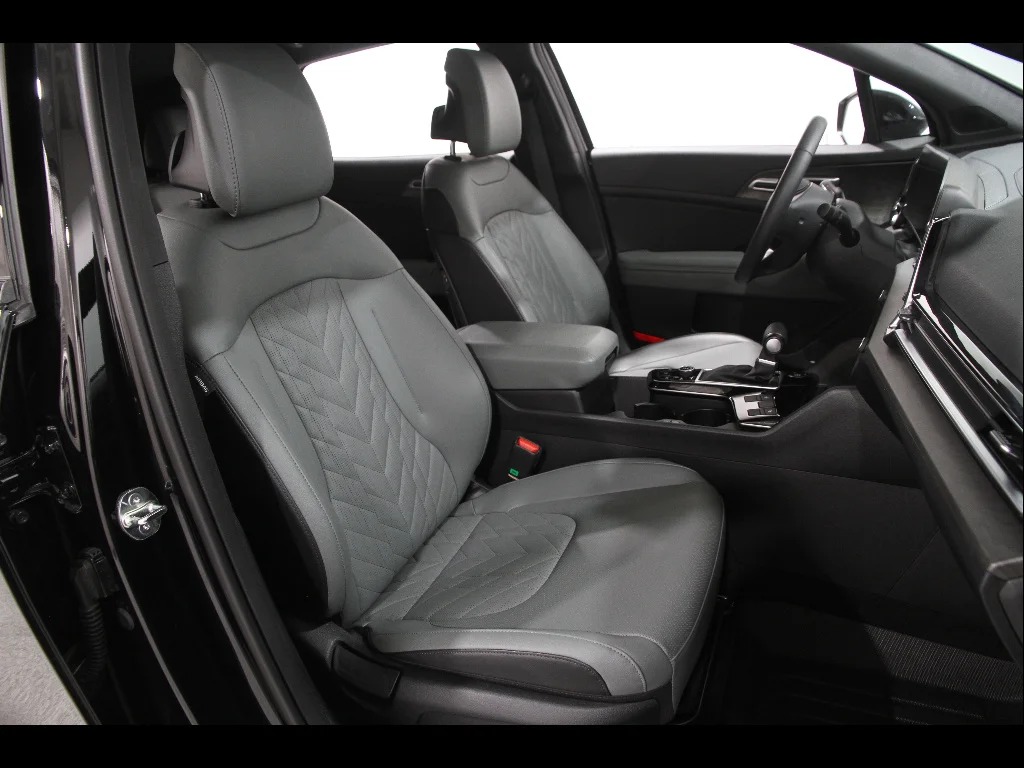 Used 2024 Black Kia X-Line image 17