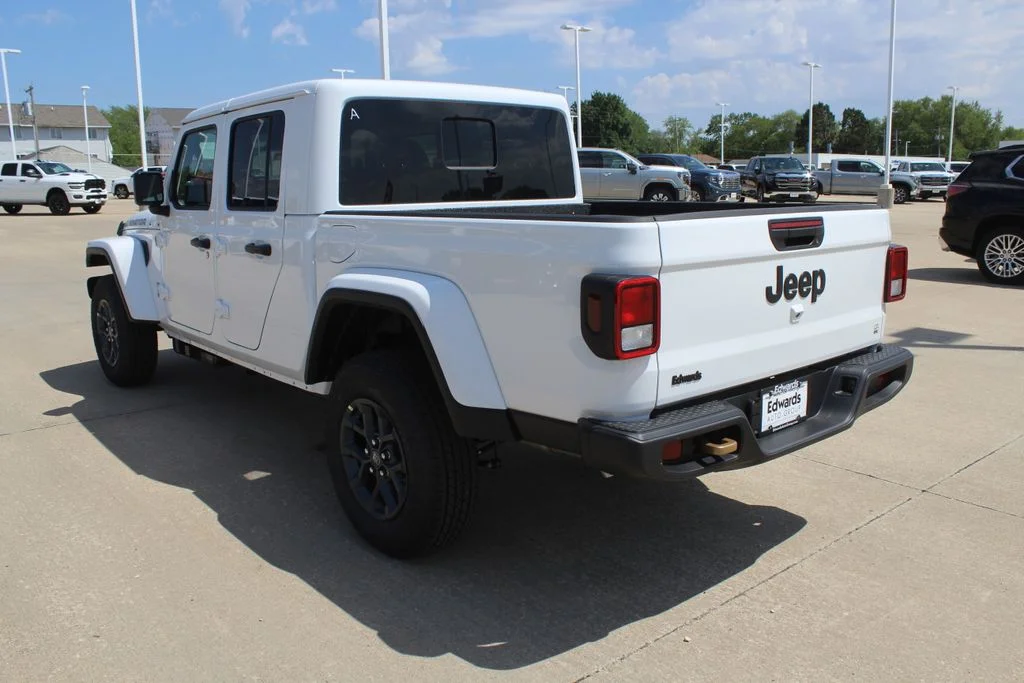 New 2026 Bright White Clear-Coat Exterior Paint Jeep 85th Anniversary Edition image 5