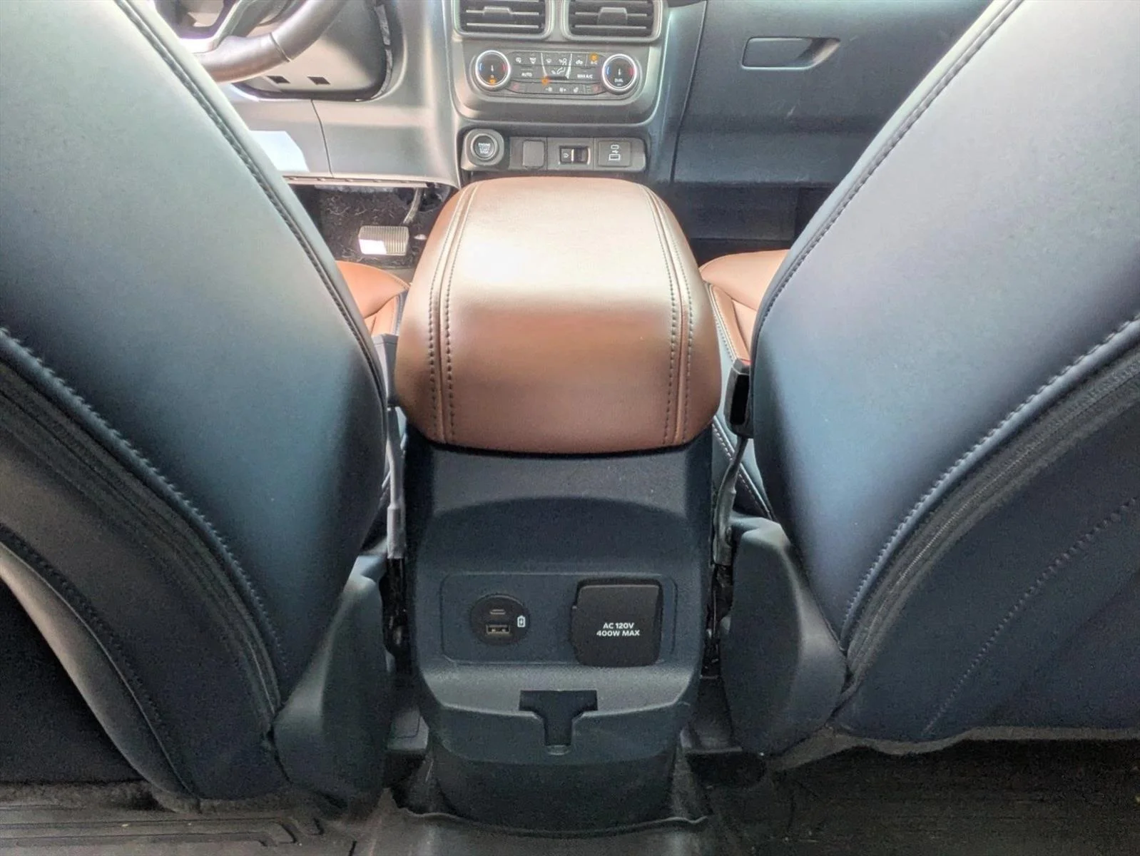 Used 2022 Oxford White Clearcoat Ford LARIAT image 13