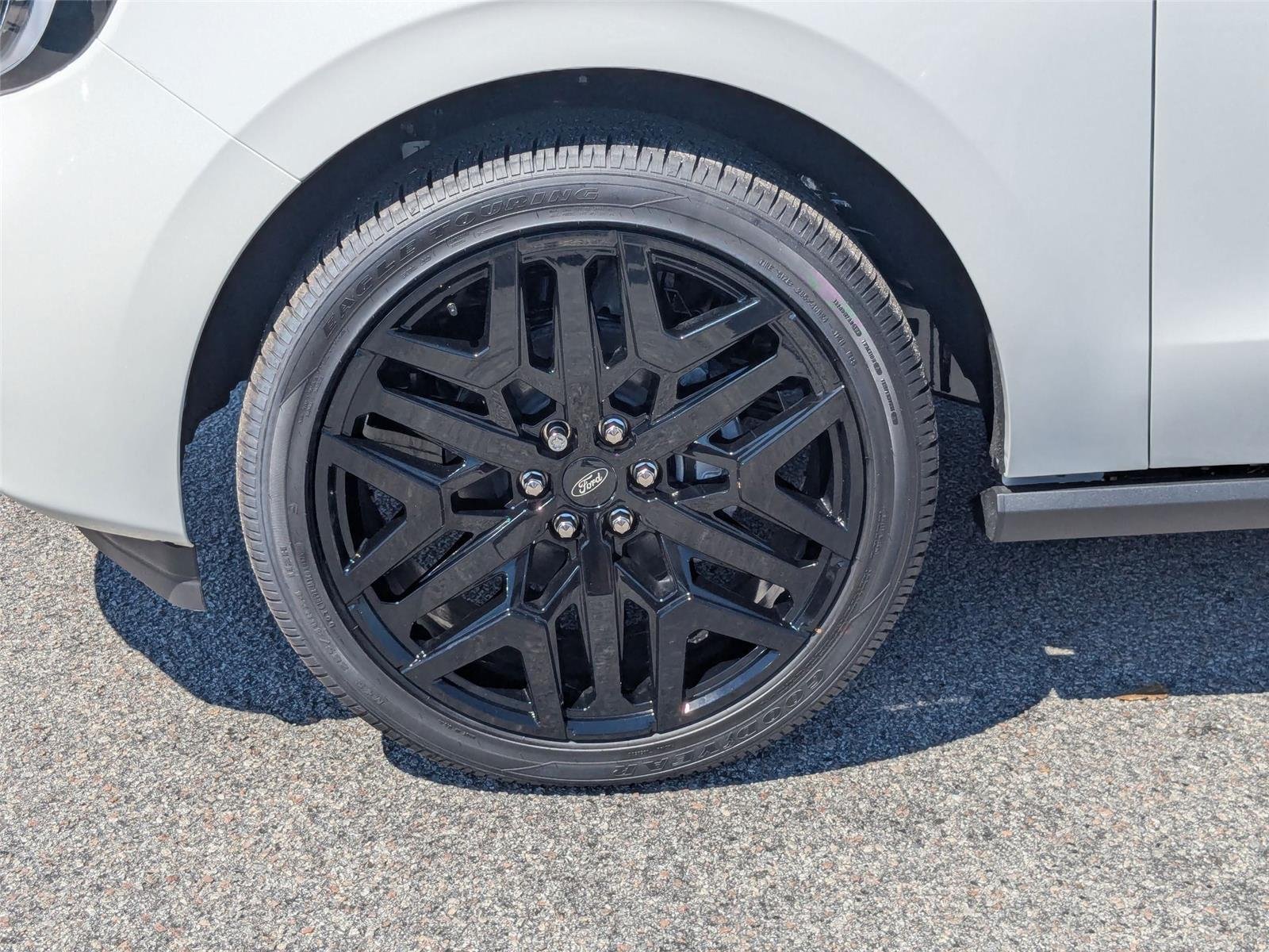 New 2026 Star White Metallic Tri-Coat Ford Platinum® image 10