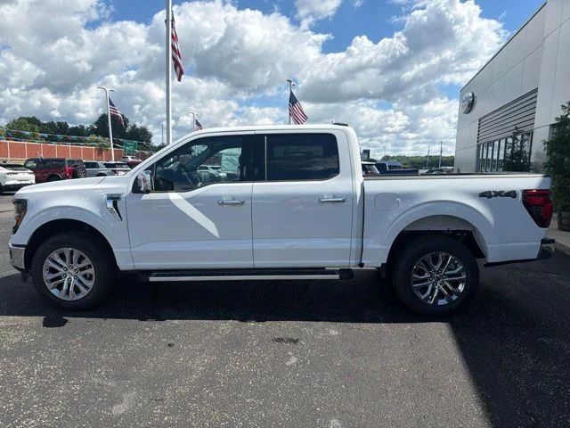 New 2026 Oxford White Ford XLT image 7
