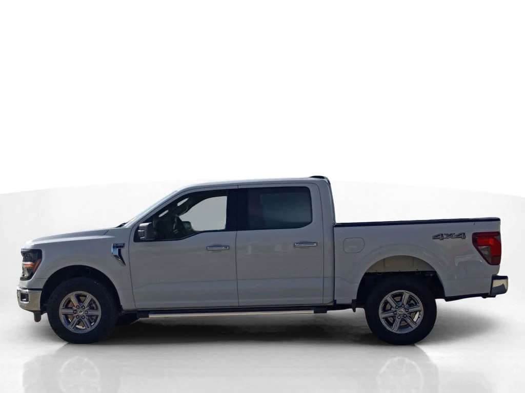 Used 2025 White Ford XLT image 9