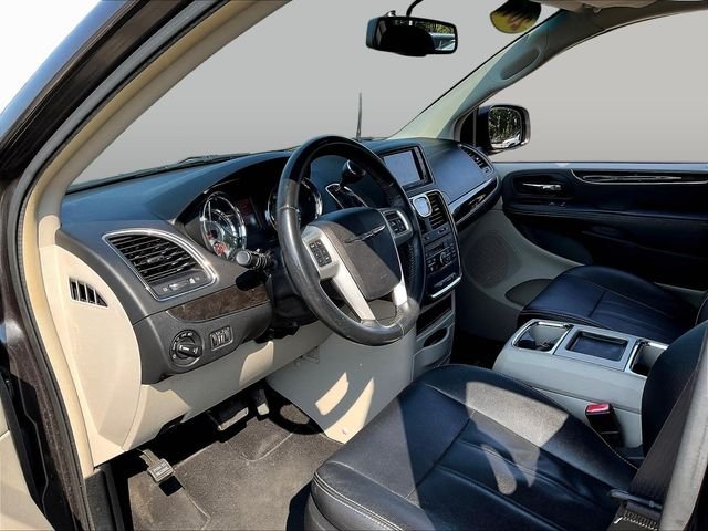 Used 2016 Gray Chrysler Touring image 19