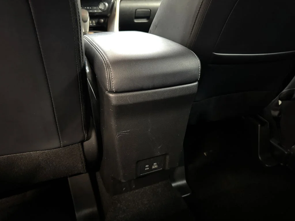 Used 2024 White Mitsubishi SE image 25
