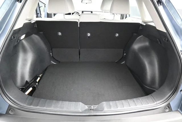 Used 2025 Blue Toyota L image 9
