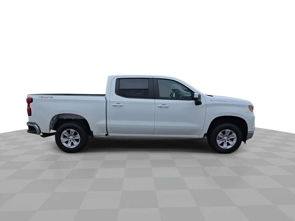 Used 2023 Summit White Chevrolet LT image 9