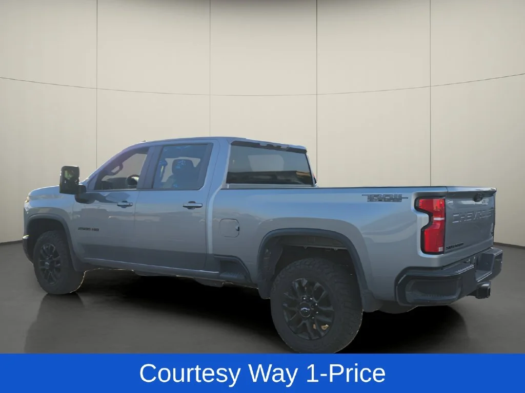 Used 2025 Gray Chevrolet LT image 6