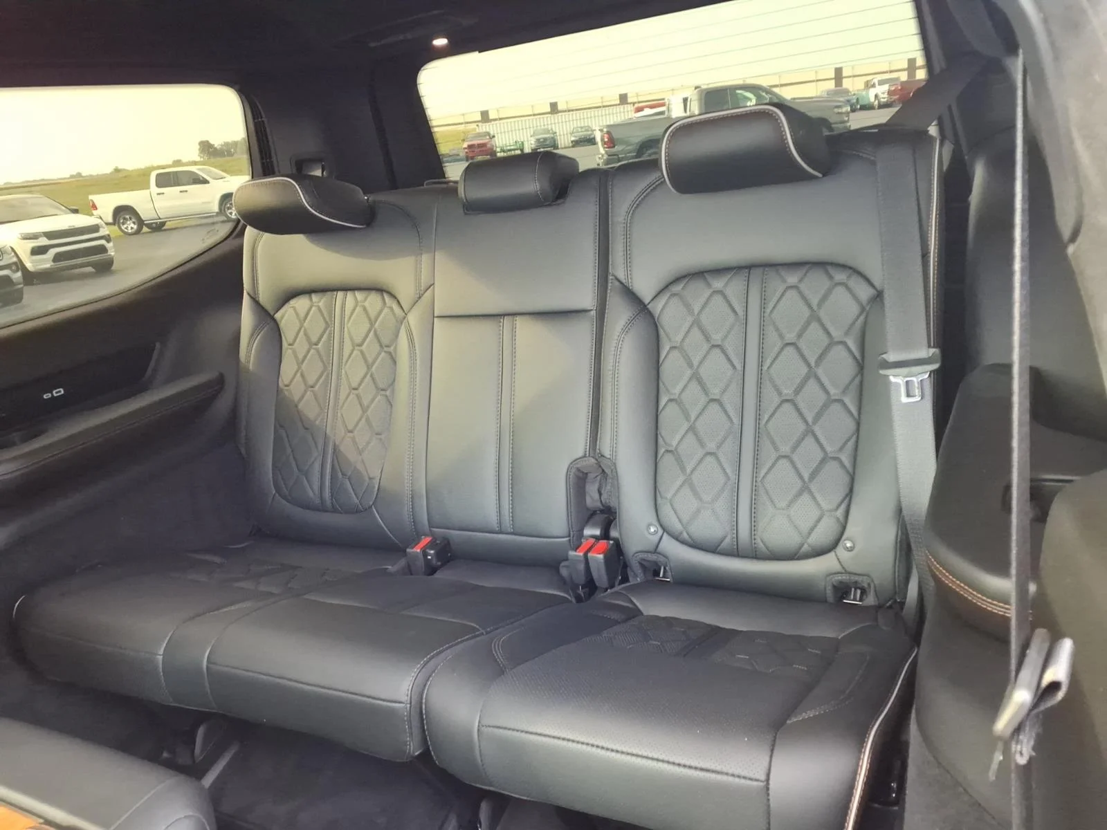 Used 2023 Diamond Black Crystal Pearl Coat Jeep Series III image 7