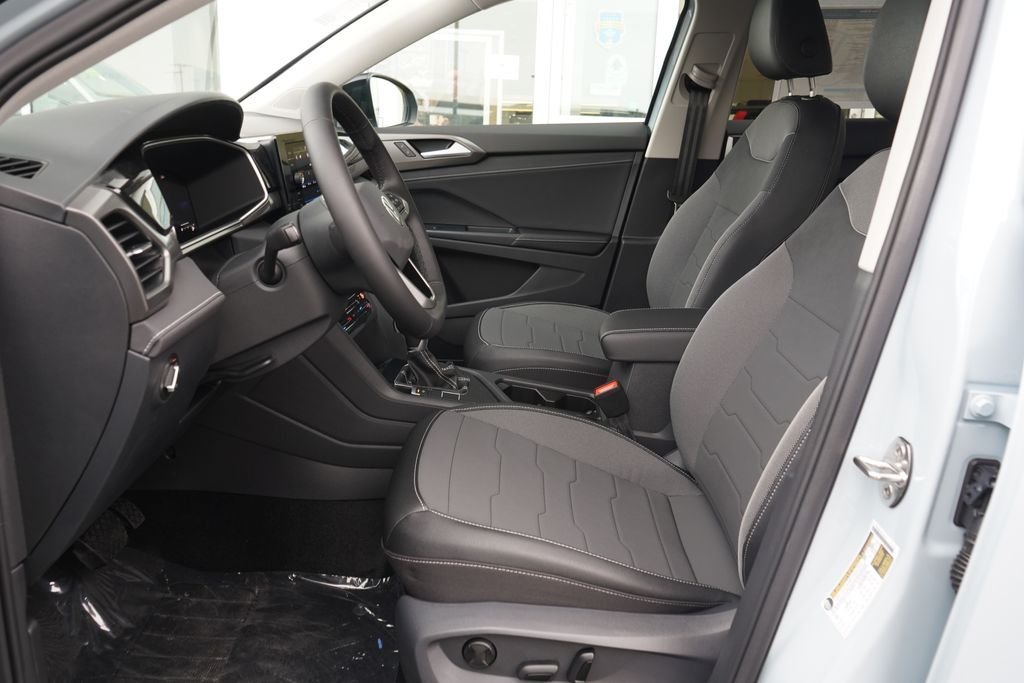 New 2026 Monument Gray W/Deep Black Roof Volkswagen 1.5T SE Black image 6