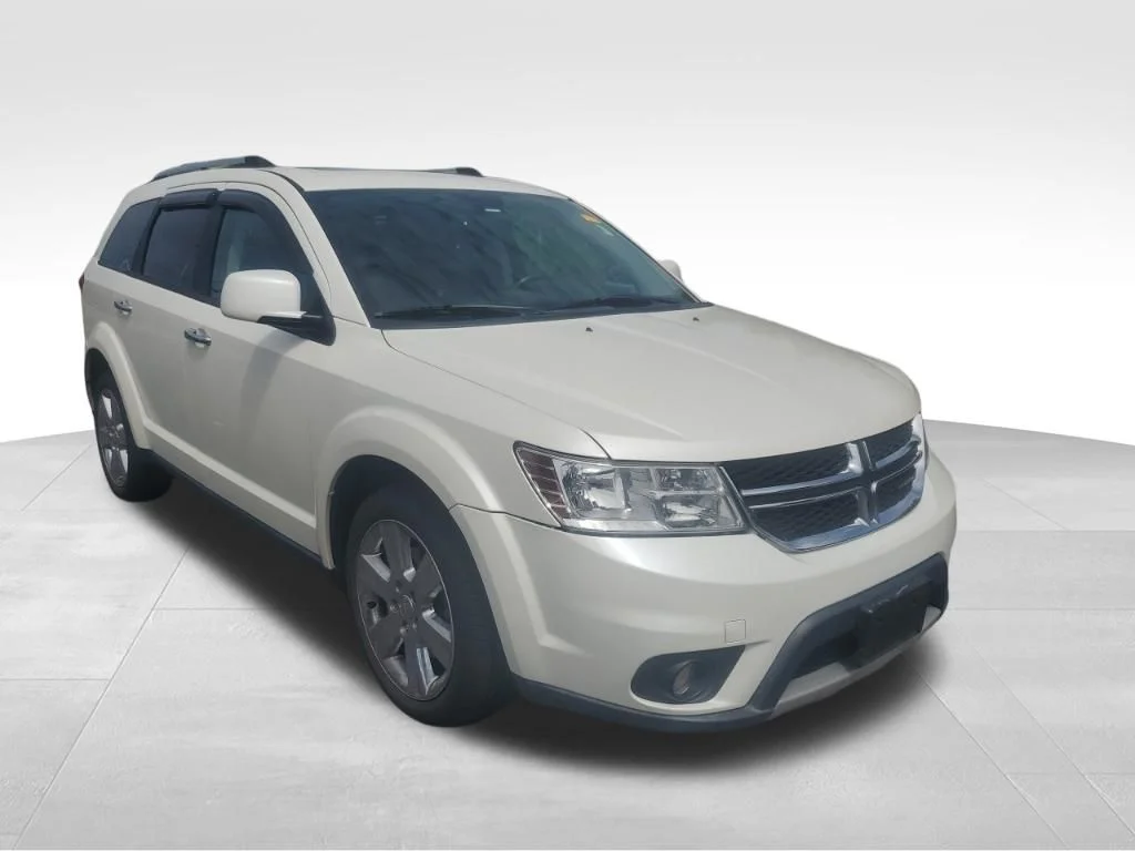 Used 2014 White Dodge Limited image 9