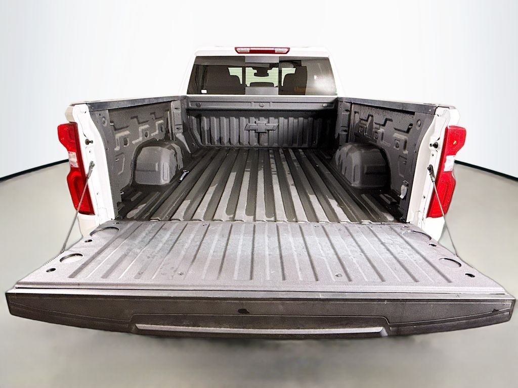 Used 2024 Summit White Chevrolet RST image 25