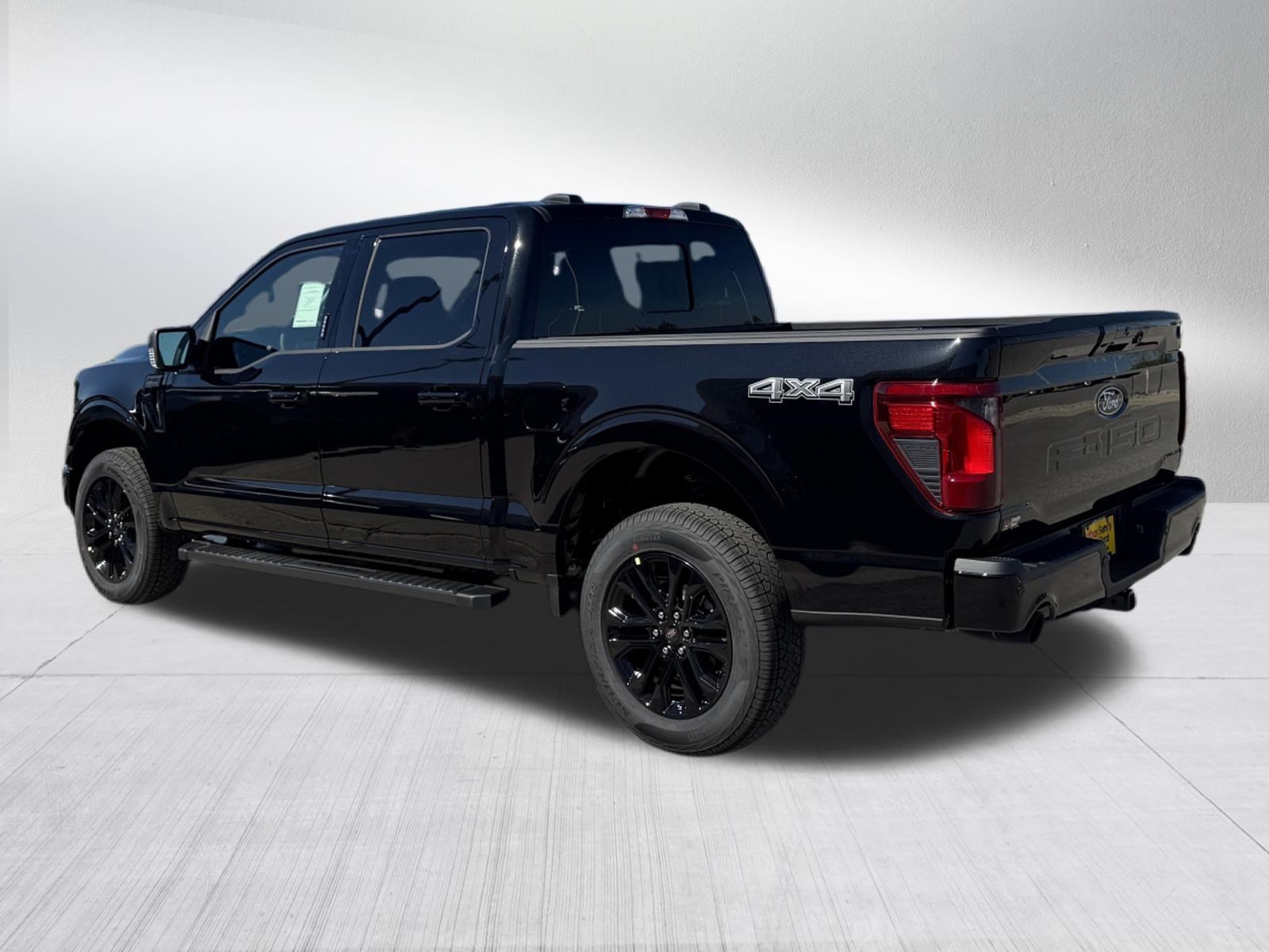 New 2026 Agate Black Metallic Ford XLT image 8