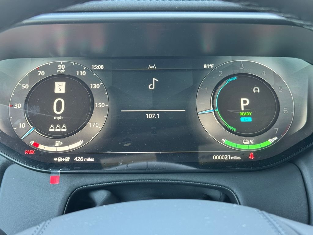 New 2026 Fuji White LAND ROVER Dynamic SE image 18