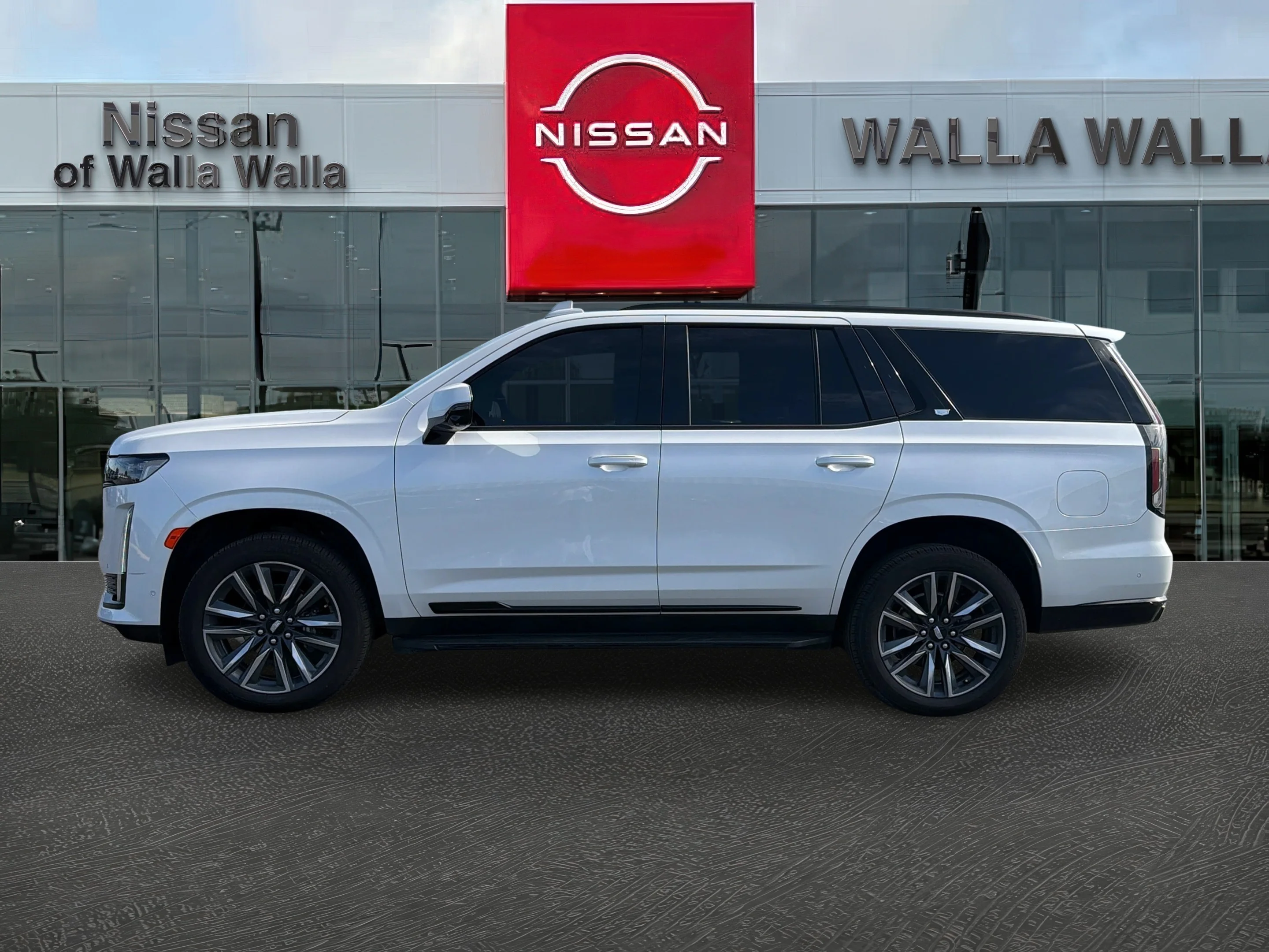 Used 2021 Crystal White Tricoat Cadillac Sport image 4
