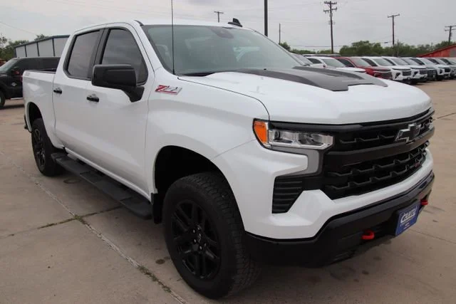 New 2026 Summit White Chevrolet LT Trail Boss image 3