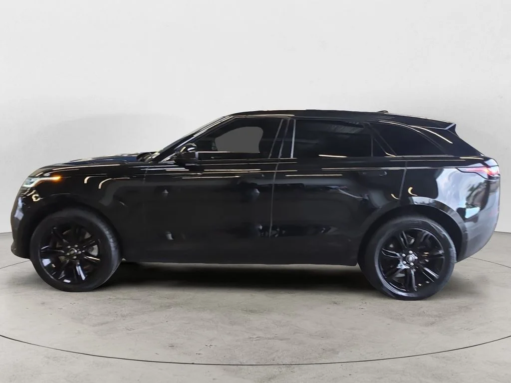 Used 2023 Black Land Rover R-Dynamic S MHEV image 12