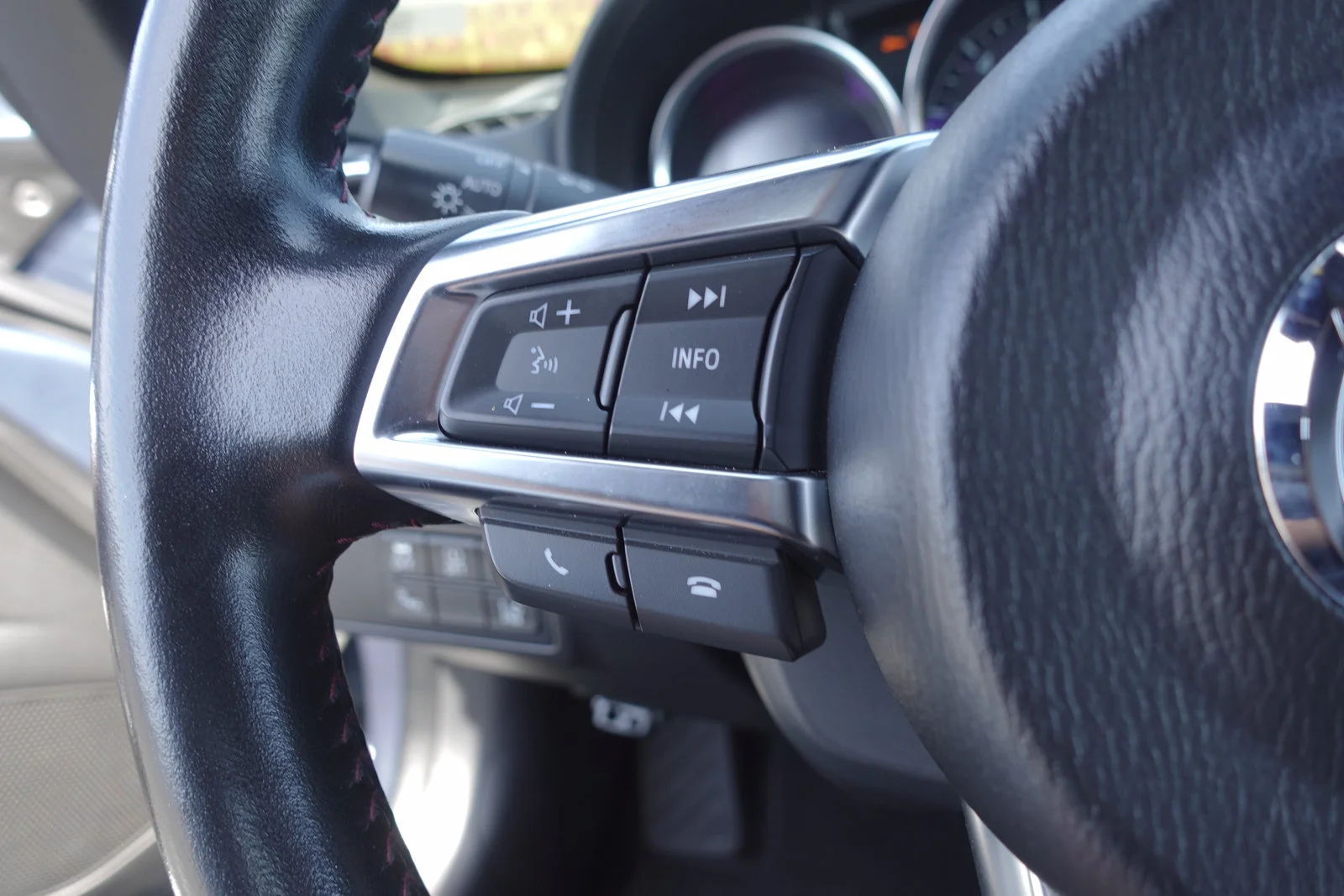 Used 2016 Blue Reflex Mica Mazda Grand Touring image 19
