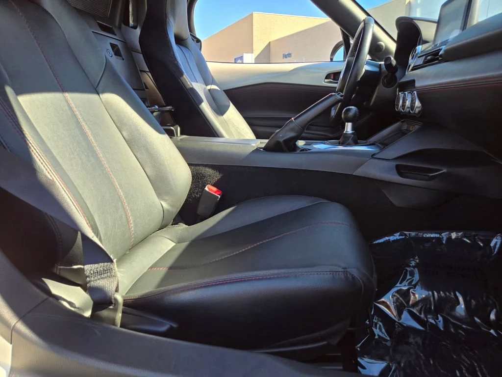 Used 2018 Snowflake White P Mazda Grand Touring image 11