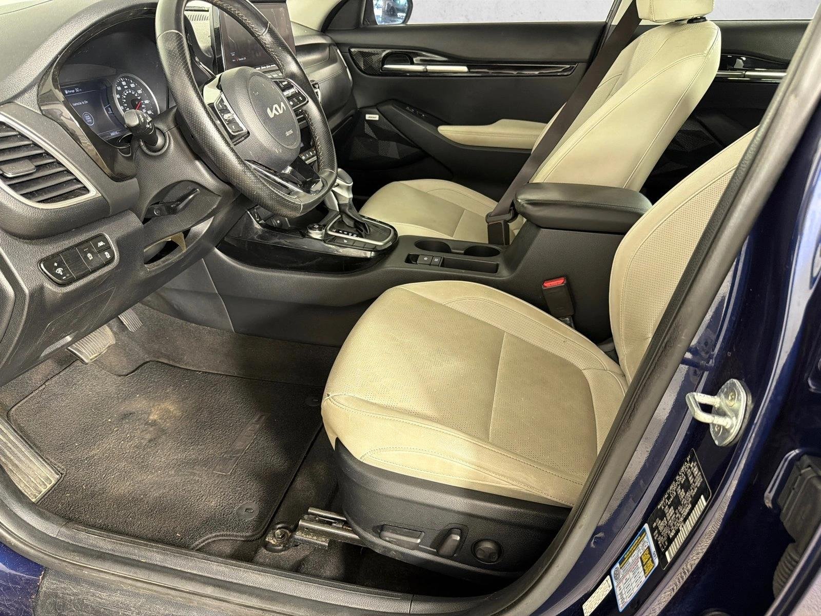 Used 2022 Dark Ocean Blue/Black Roof Kia SX image 10