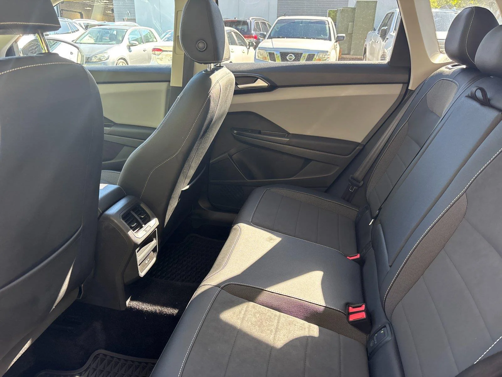 Certified Used 2023 Pure White Volkswagen SE image 31