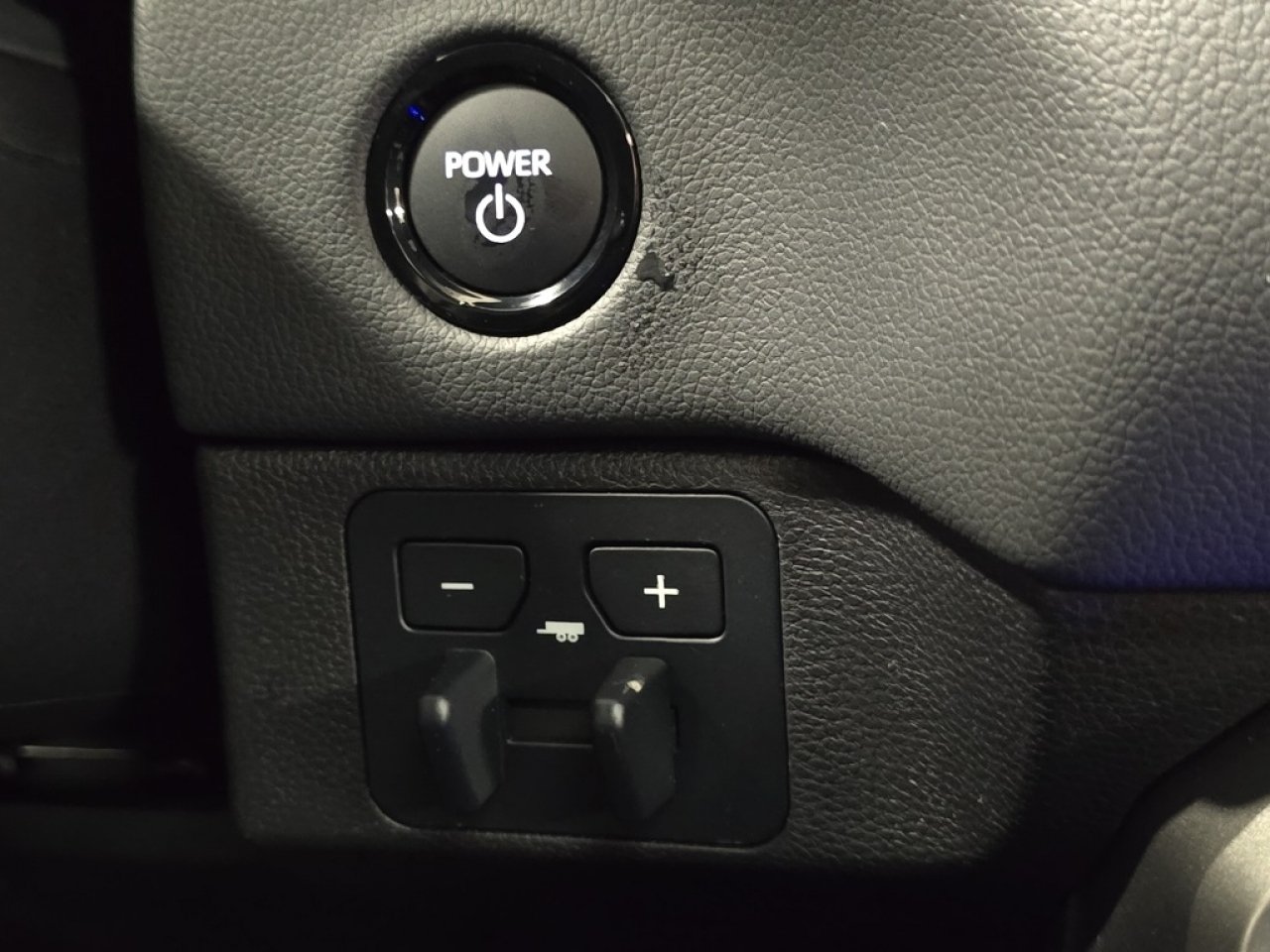 2026 Toyota Tundra Limited - Photo 10