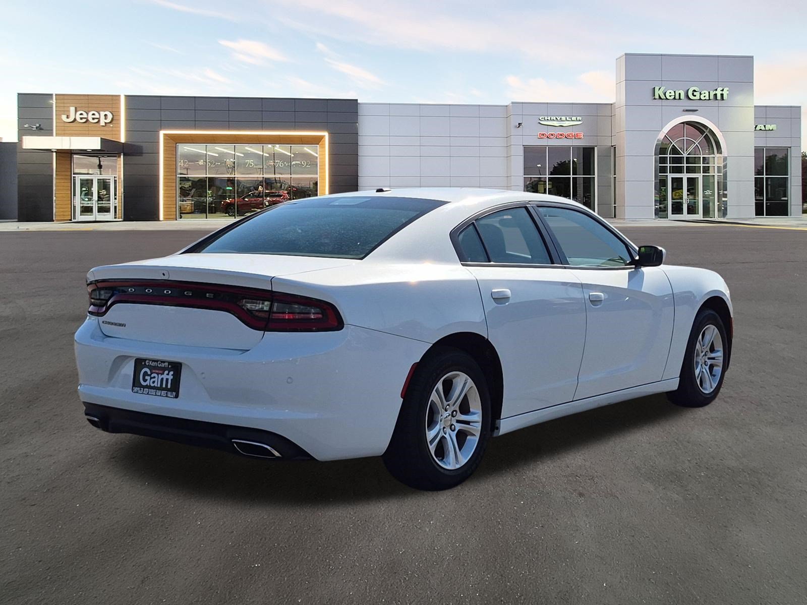 Certified Used 2022 White Knuckle Clearcoat Dodge SXT image 4