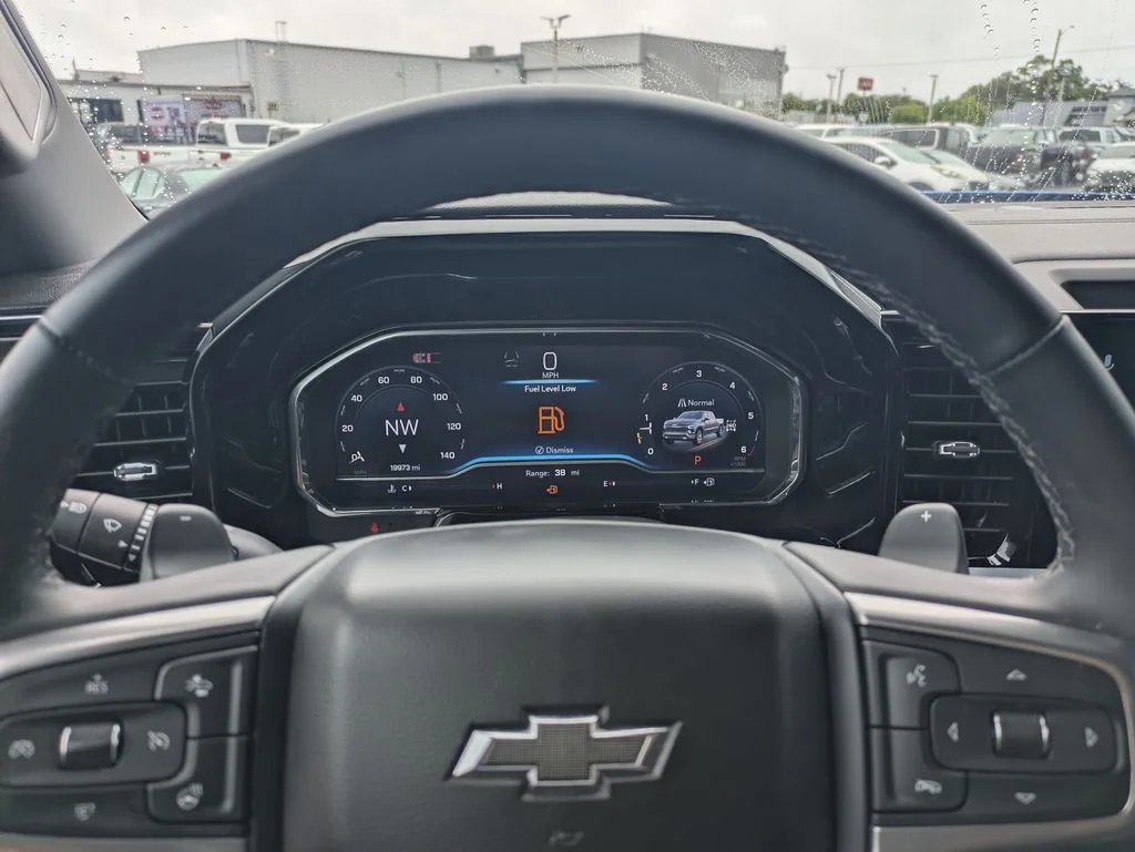 Used 2025 Blue Chevrolet RST image 28
