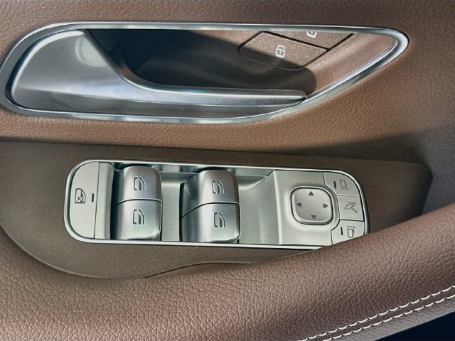 New 2027 White Mercedes-Benz GLS 450 image 17