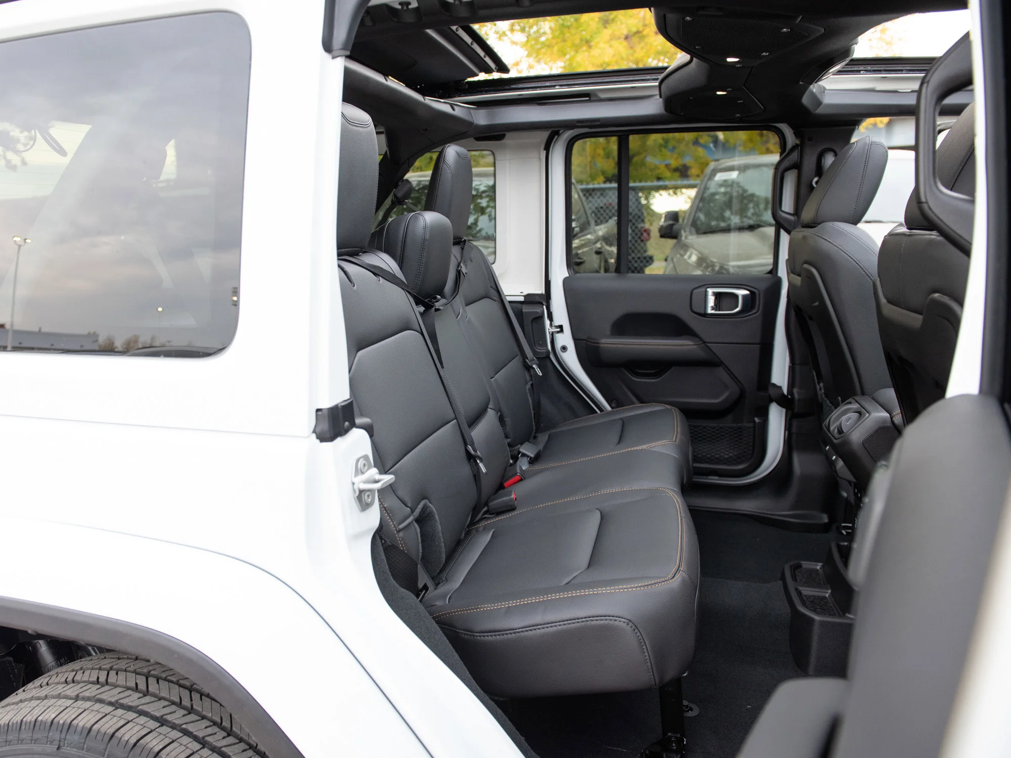 Used 2025 White Jeep Sahara* 4 Door 4x4, 1-Touch Power Top, Safety Group, Heated Leather image 24