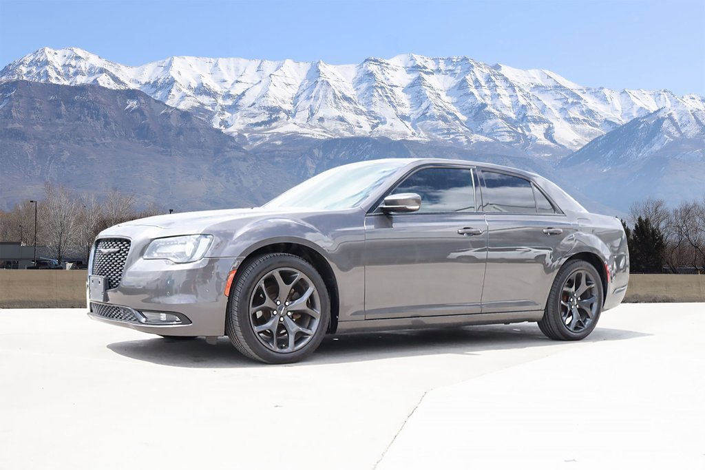2021 Chrysler 300 LX photo 2