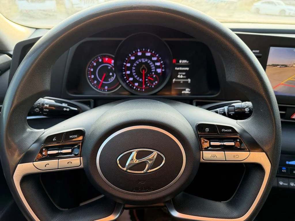 Used 2023 Silver Hyundai SEL image 20