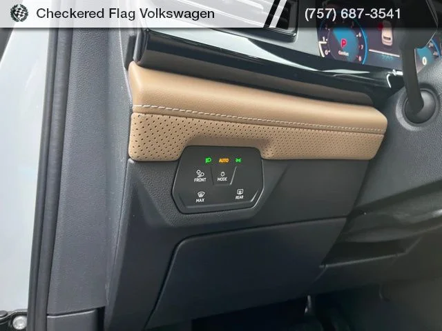 New 2026 White Volkswagen 2.0T SE w/Technology image 20