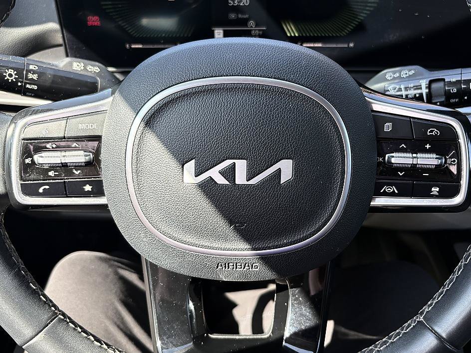 Used 2025 Everlasting Silver Kia S image 20