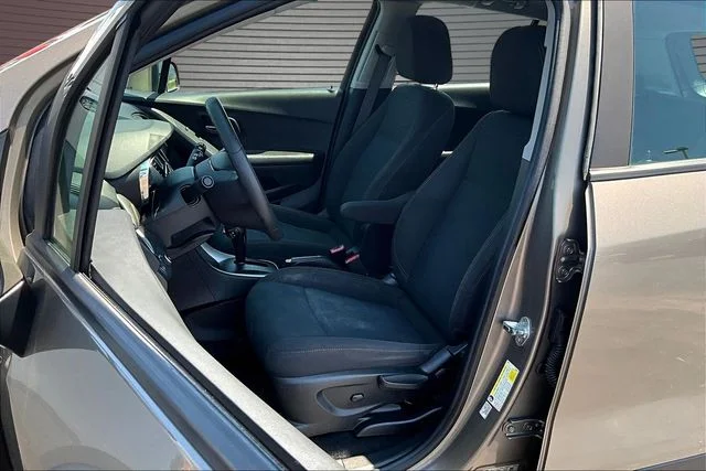 Used 2021 Gray Chevrolet LS image 19